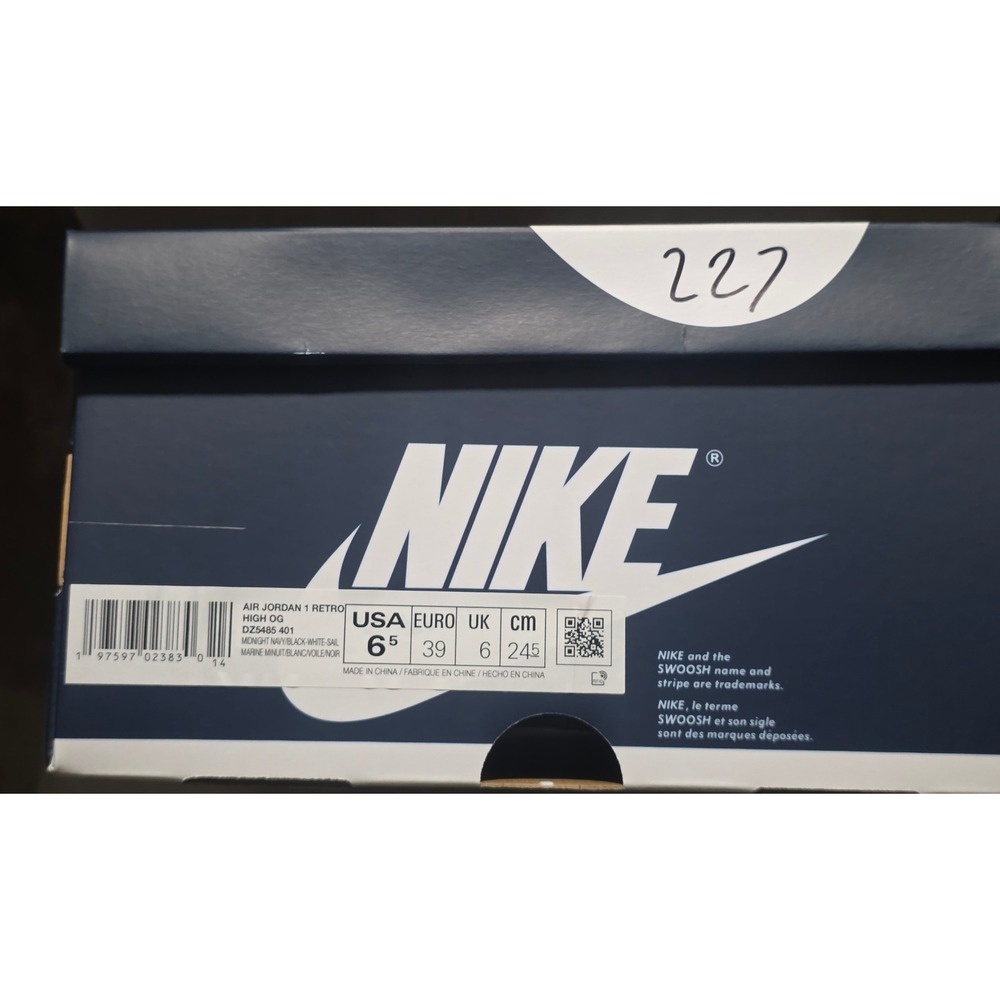 Air Jordan 1 Retro High OG 'Midnight Navy' (DZ5485-401) – Men's 6.5 / Women's 8 - Picture 7 of 8